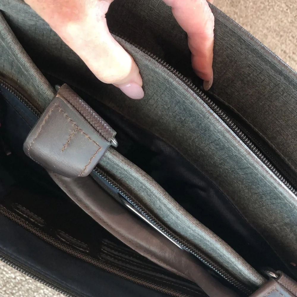 Tumi slim deluxe